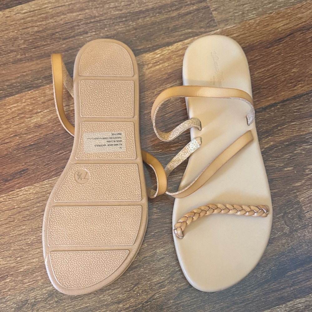 Universal Thread Tan Braided Strap Sandals